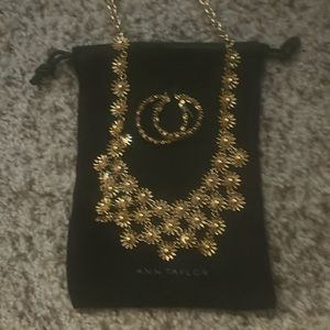 Ann taylor gold daisy necklace and hoop set